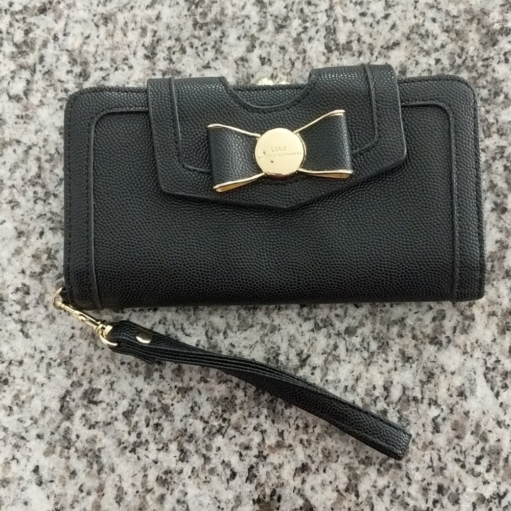 Women's wallet/wristlet